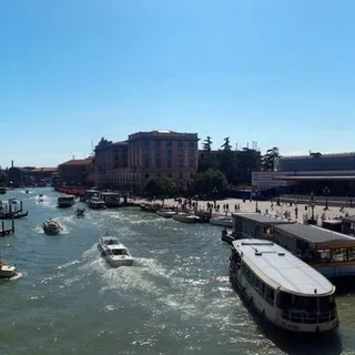 Venezia's grand canal